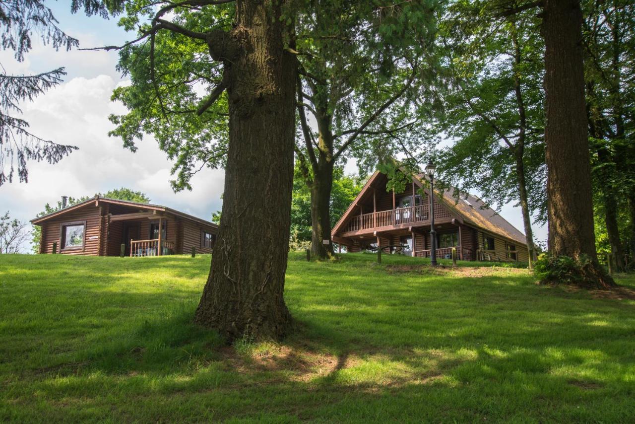 Pantglas Hall Holiday Lodges And Leisure Club Carmarthen Zewnętrze zdjęcie