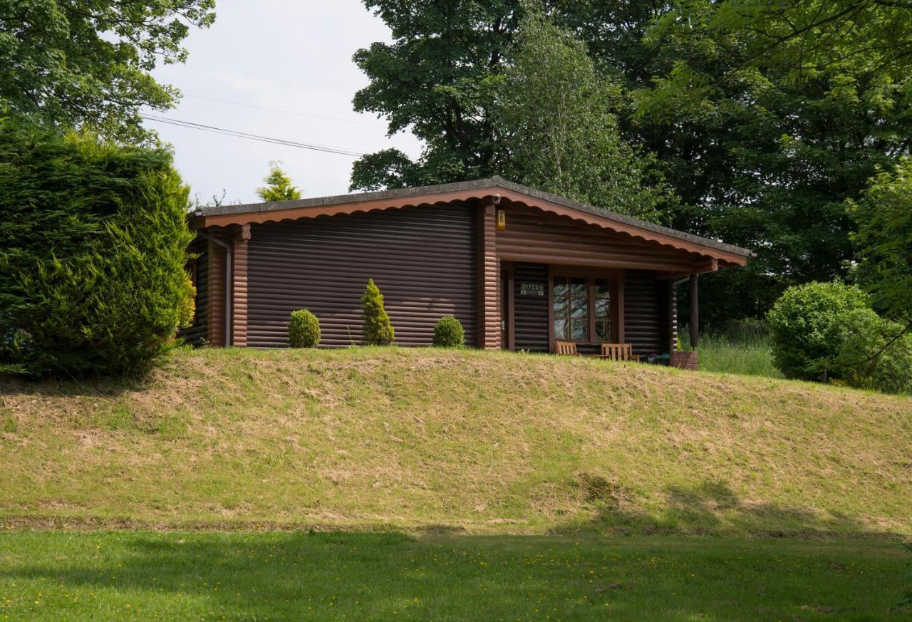 Pantglas Hall Holiday Lodges And Leisure Club Carmarthen Zewnętrze zdjęcie