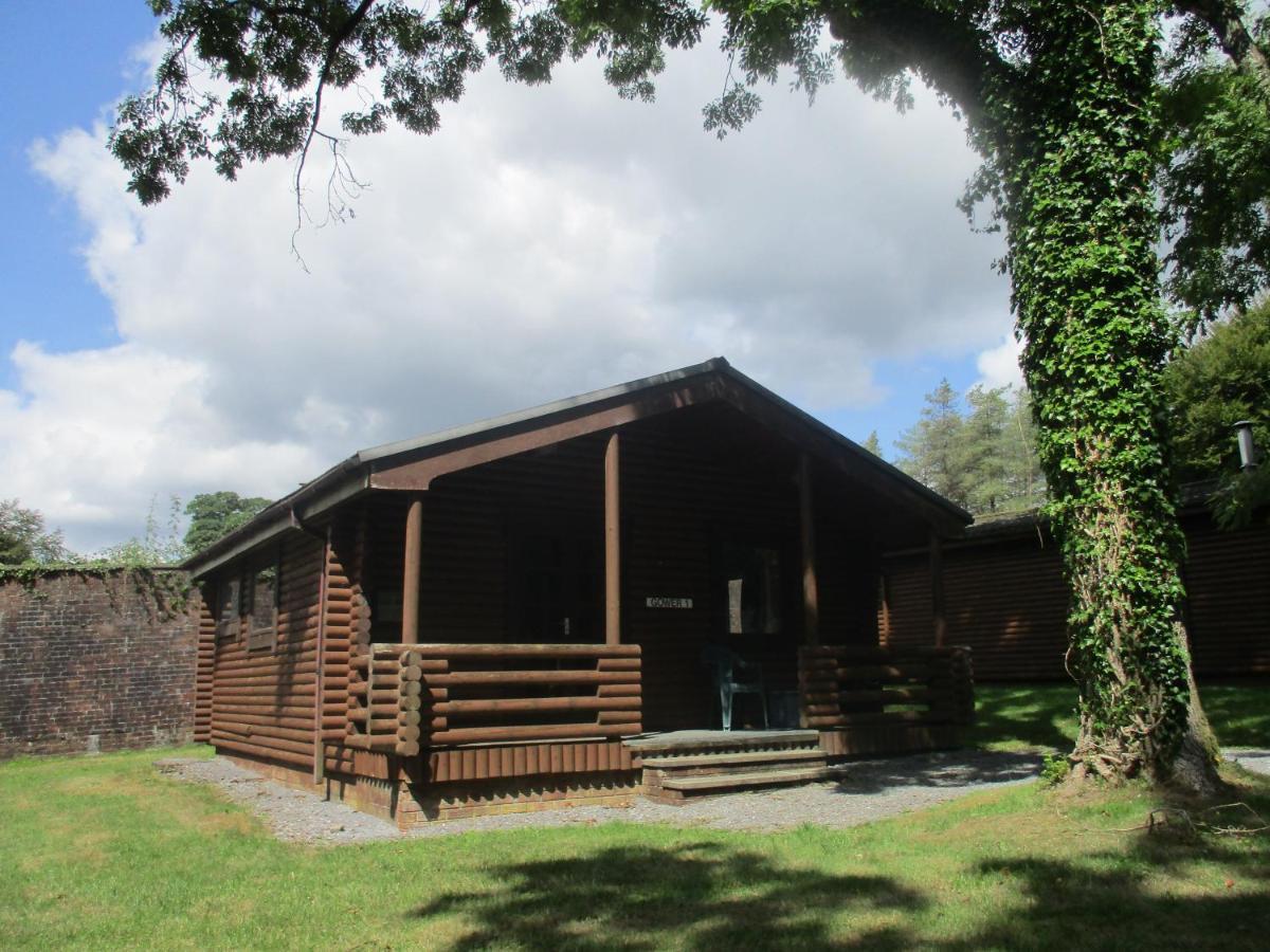 Pantglas Hall Holiday Lodges And Leisure Club Carmarthen Zewnętrze zdjęcie